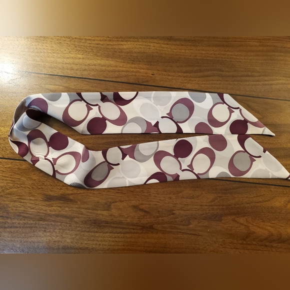 COACH SILK SCARF IN GREAT CONDITION! - Picture 5 of 6